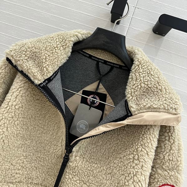 高級ブランドカナダグース 並行輸入品 SIMCOE☆ジップアップスウェター Cao61995